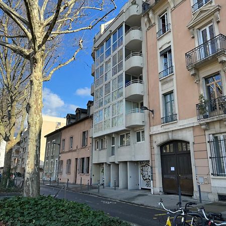 Apartamento Le 44 - La Gare A Vos Pieds, Sejour D'Affaires Ou Decouverte Urbaine Grenoble Exterior foto