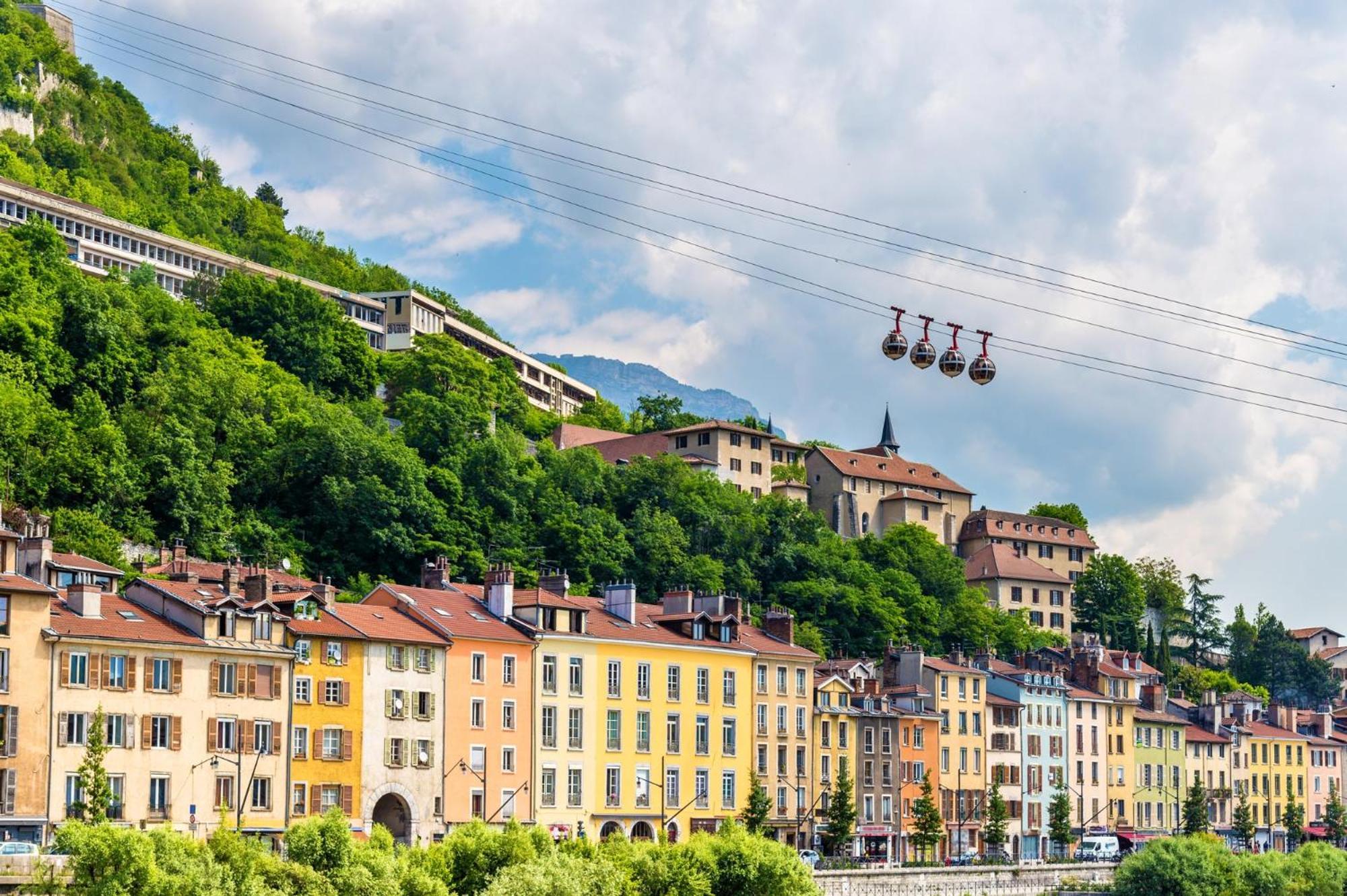 Apartamento Le 44 - La Gare A Vos Pieds, Sejour D'Affaires Ou Decouverte Urbaine Grenoble Exterior foto